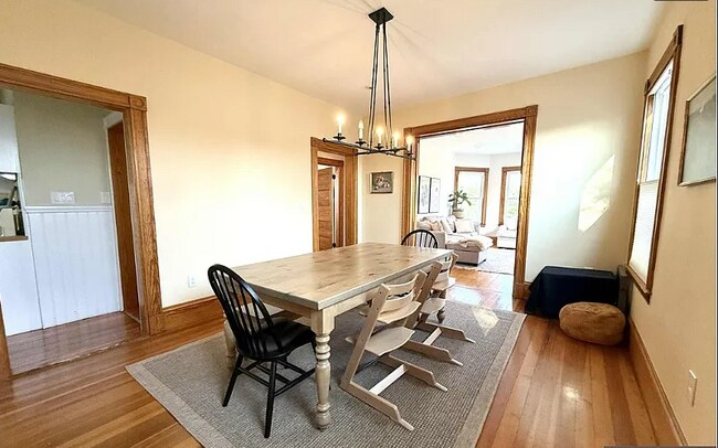 Building Photo - 14 Saint Martin St