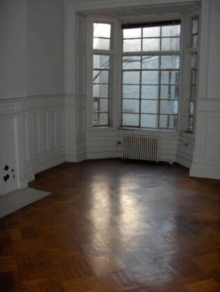 Building Photo - 317 W 108th St