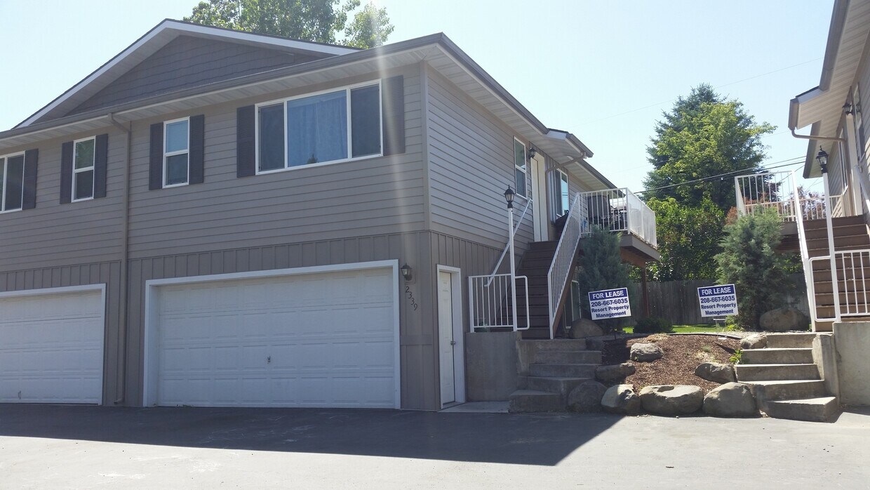 Primary Photo - 13TH STREET TOWNHOME (RPM#171)