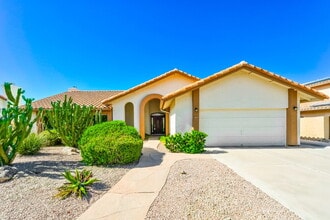 Building Photo - 1517 W Antiqua Dr
