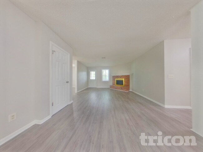 Foto del edificio - 424 Westridge Rd