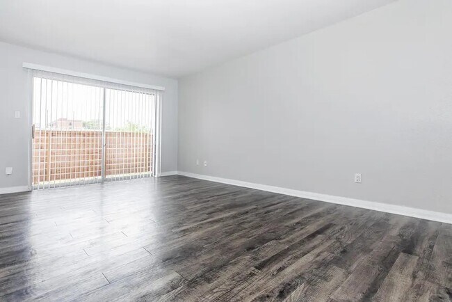 Foto del edificio - 4400 Memorial Dr