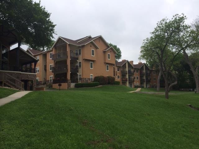 Building Photo - 770 I 35 N Frontage Rd
