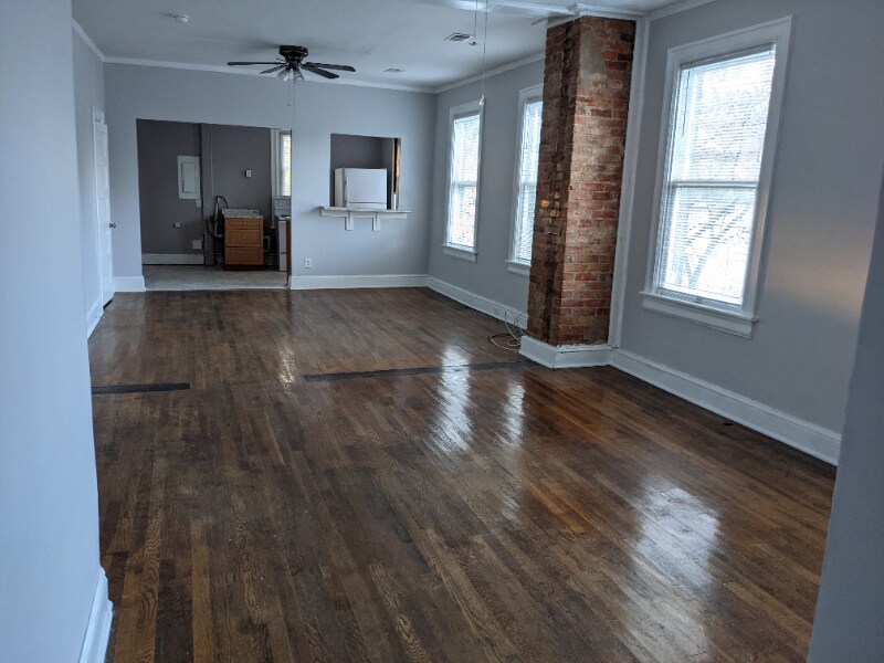 Primary Photo - 33 Washington St
