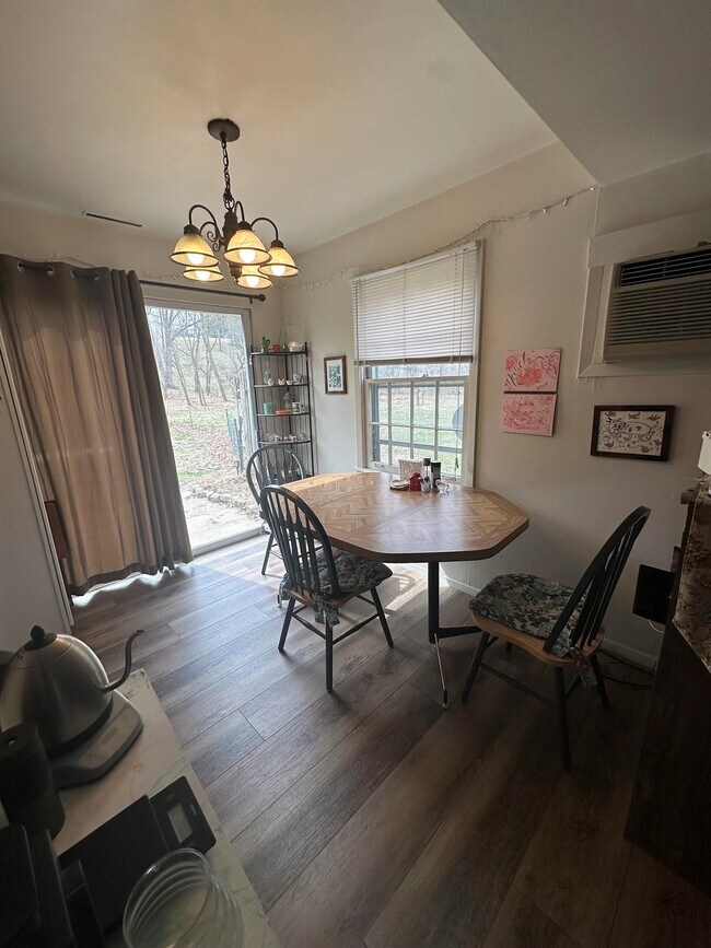 Foto del edificio - 602 Manor Dr