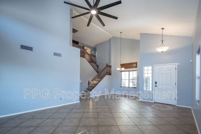 Building Photo - 15292 W Post Dr