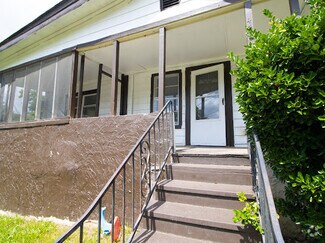 Building Photo - 4418 43rd Pl N