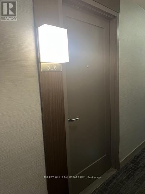 Building Photo - 310 Tweedsmuir Ave