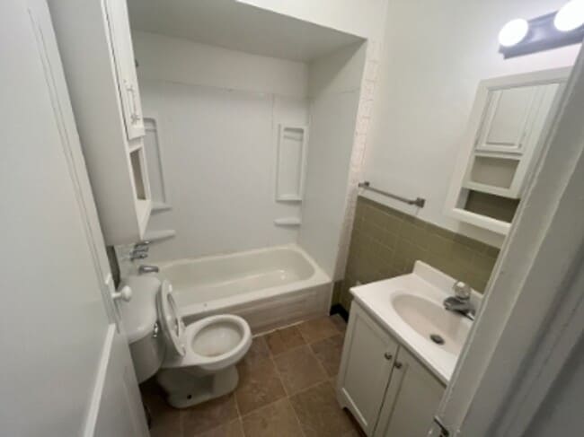 Building Photo - 6050 E Washington St