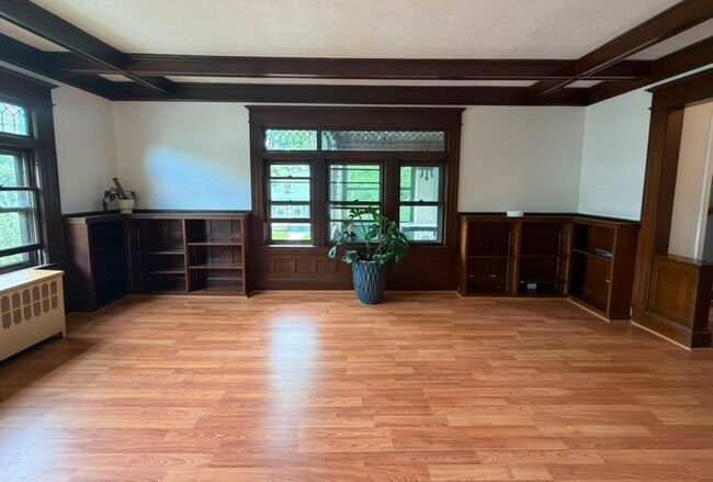 Building Photo - 62 Firglade Ave