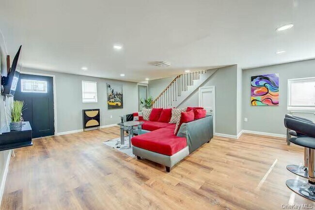 Foto del edificio - 8 Carl Pl