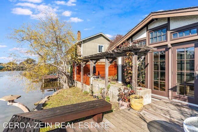 Building Photo - 3 br, 2 bath House - 903 Del Mar Ave