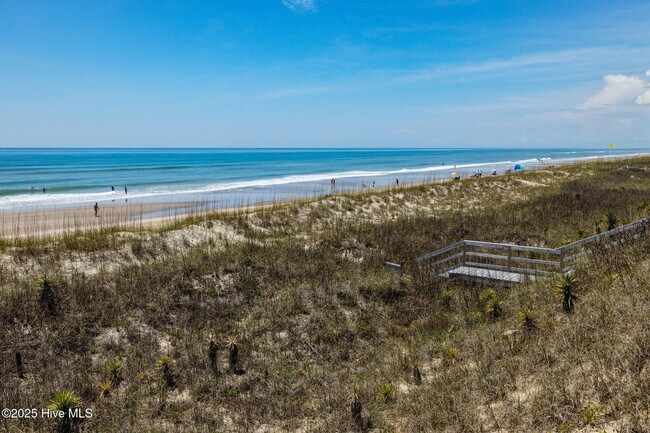 Foto del edificio - 223 Hoffman Beach Rd