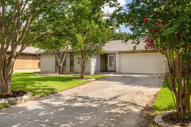 Building Photo - 4104 Harcourt Dr