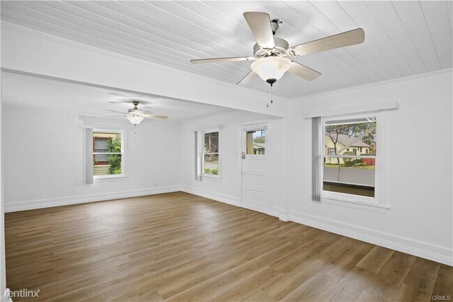 Building Photo - 3 br, 1 bath House - 331 N Olive St