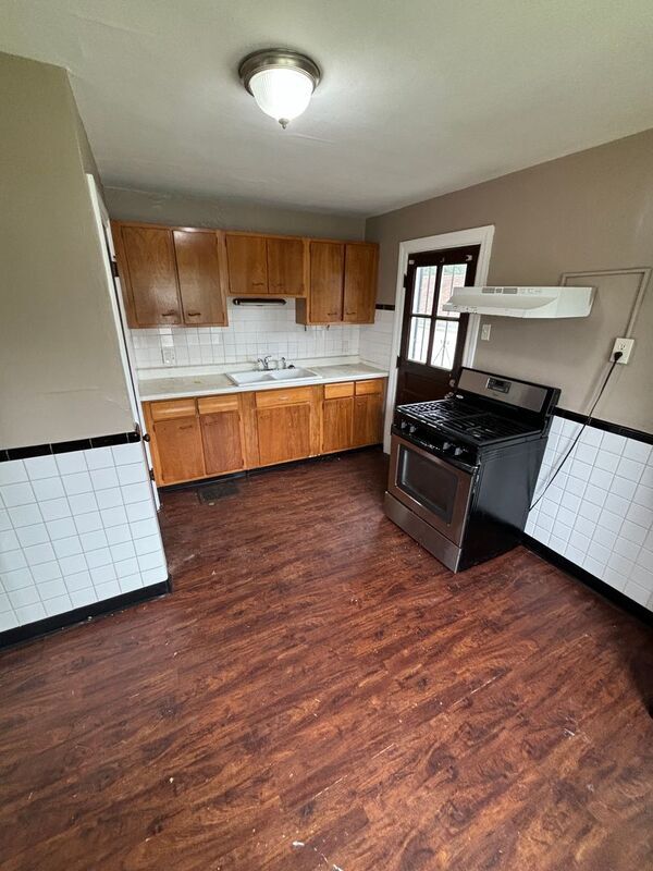 Foto del edificio - 8804 Tyrell Dr
