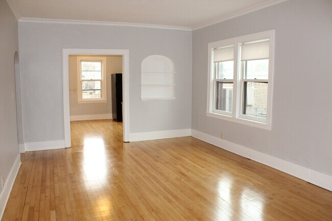 Foto del edificio - 1696 Grand Ave