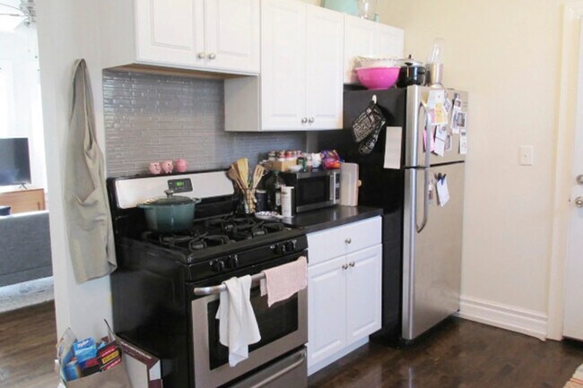 Foto del edificio - 2133 W Giddings St