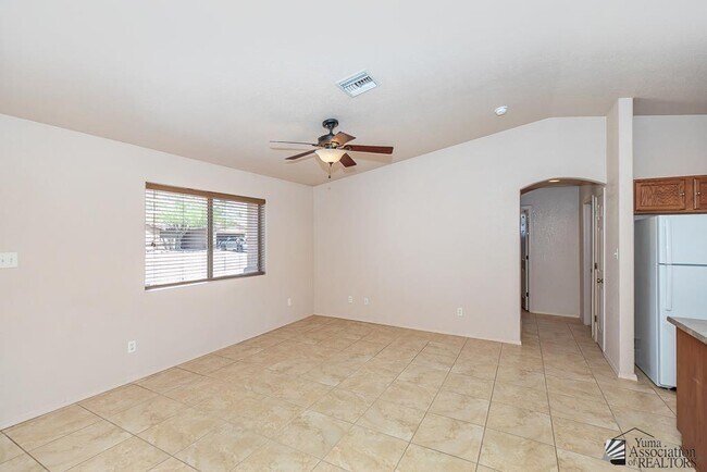 Foto del edificio - 11149 E 26th St