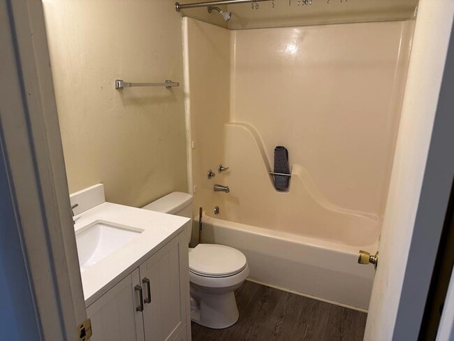 Building Photo - 0 N Womack St