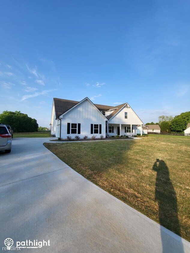 4 br, 3 bath House 46 Will Banks Rd UNIT House Rental in Senoia, GA