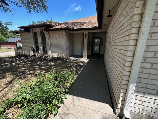 Foto del edificio - Excellent 3 bedroom 2 bath