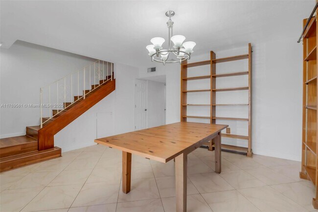 Foto del edificio - 13512 NE 20th Ct