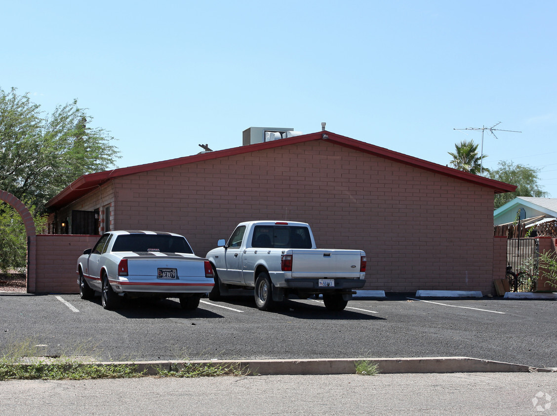 Building Photo - 217-231 W Rillito St