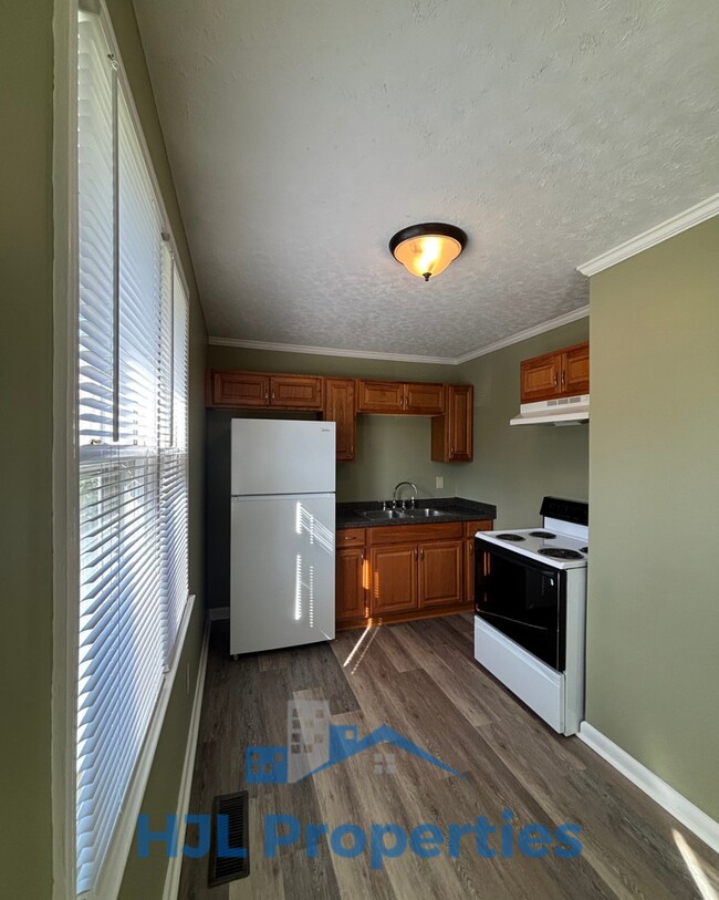 Foto del edificio - 225 Barker Rd