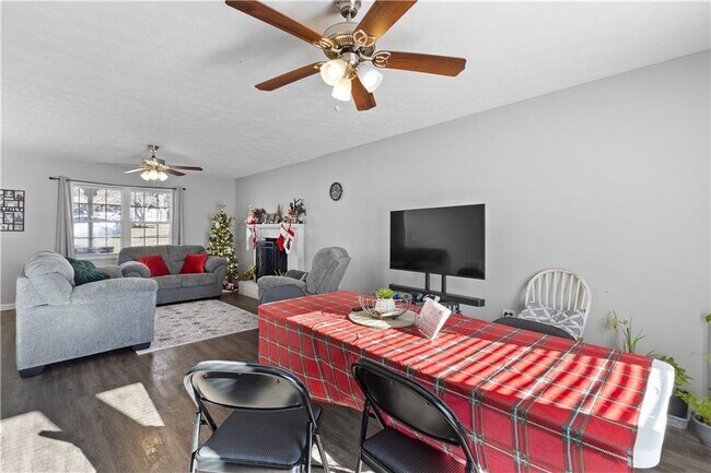 Foto del edificio - 284 Oak Ridge