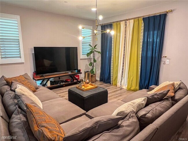 Building Photo - 4 br, 3.5 bath Condo - 231 Carmine