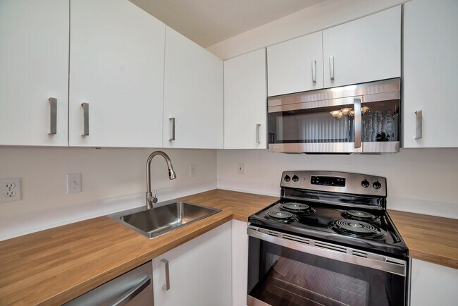 Photo - Vista Residence Townhome