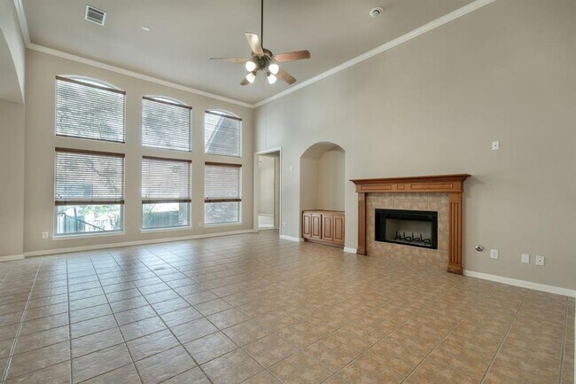 Foto del edificio - 15800 Double Eagle Dr