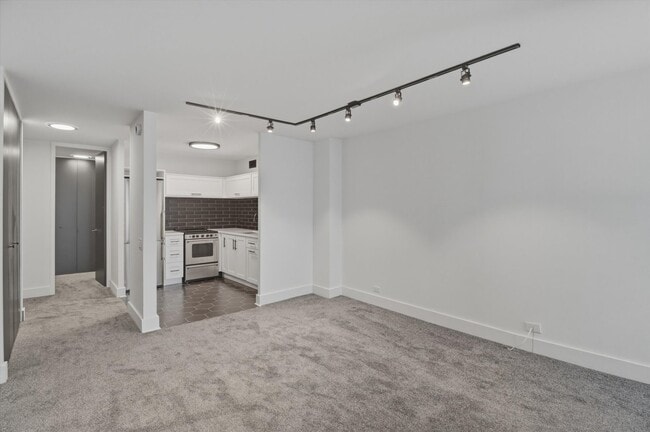 Building Photo - 1030 N State St