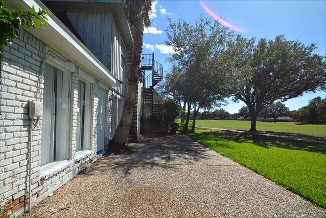 Foto del edificio - 538 Longview Dr