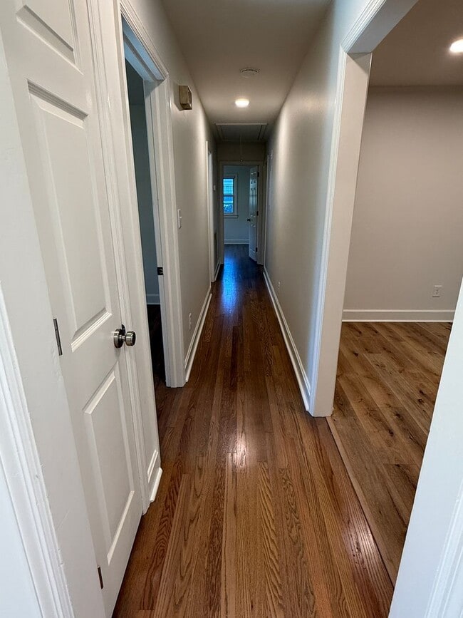 Foto del edificio - 3/3 Totally Renovated House on Sylvan Driv...