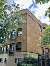 Building Photo - 1219 W Greenleaf Ave