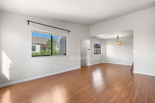 Foto del edificio - 6880 E Mississippi Ave