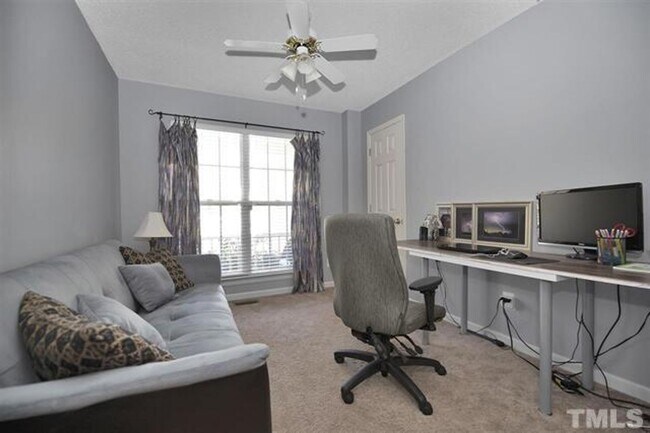 Foto del edificio - Ranch Home Available - Walk to Downtown Wake Forest!