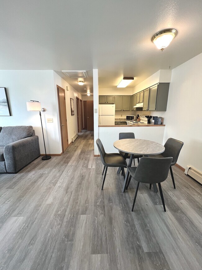 Foto del edificio - 1512 Lake Elmo Dr