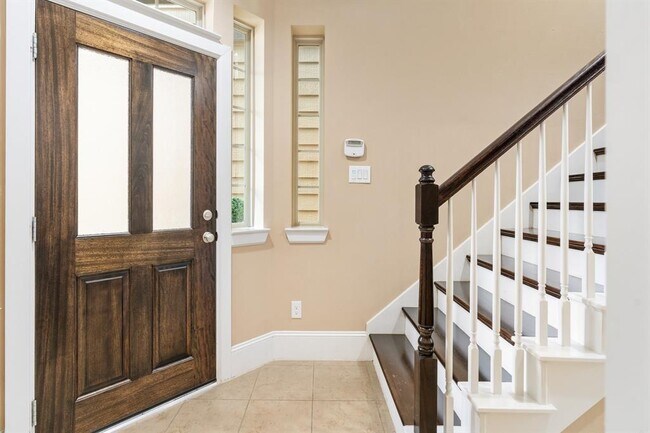 Foto del edificio - 757 Waverly St