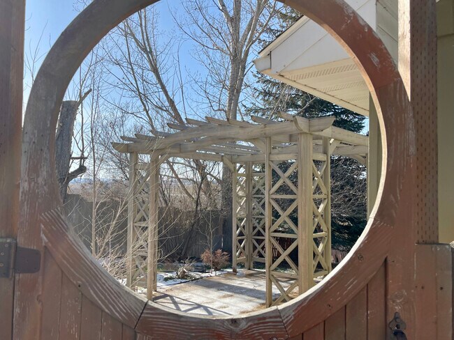 Foto del edificio - 592 Locust St S