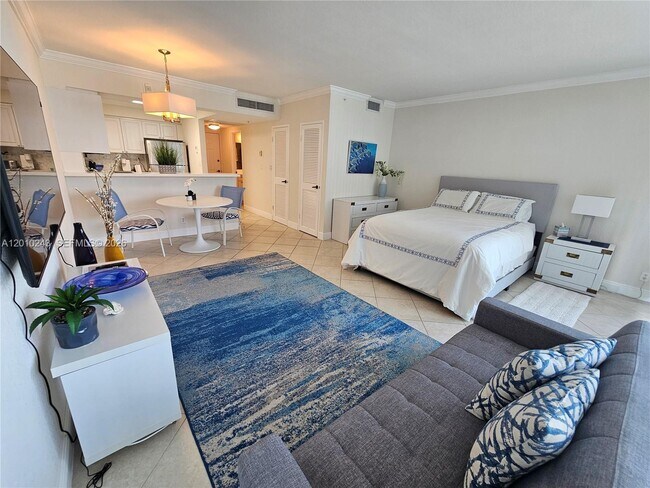 Building Photo - 2501 S Ocean Dr