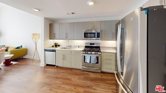 Foto del edificio - 12760 Millennium Dr