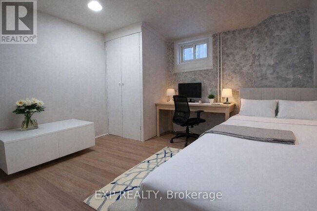 Photo du bâtiment - 861 Cosburn Ave.