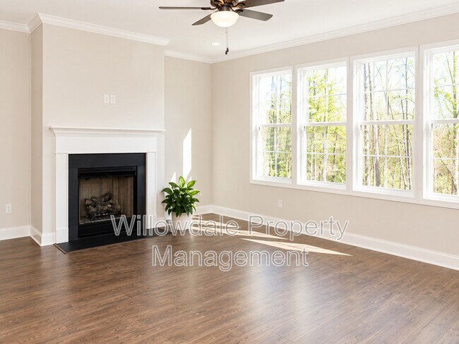Foto del edificio - 904 Laurel Gate Dr