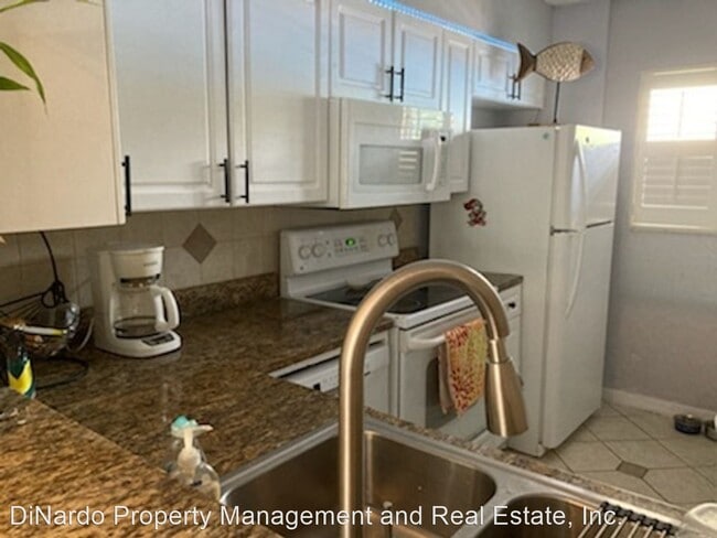 Building Photo - 2 br, 1 bath House - 145 N Halifax Ave #205