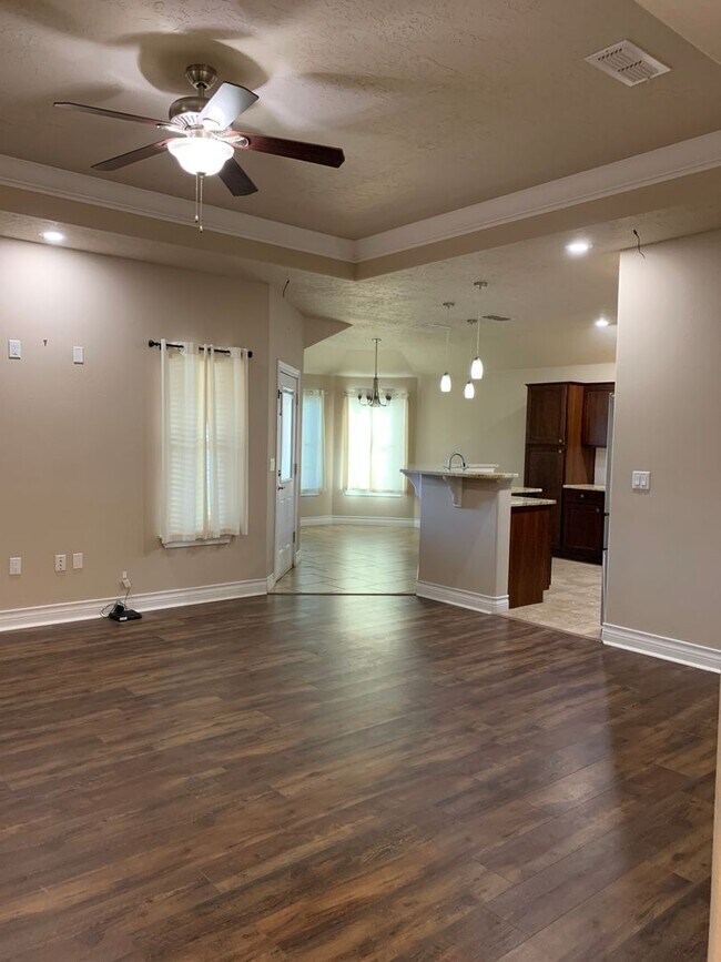 Building Photo - 116 Mariposa Clovis NM