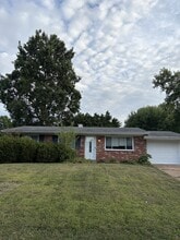 Building Photo - 448 Terryville Dr