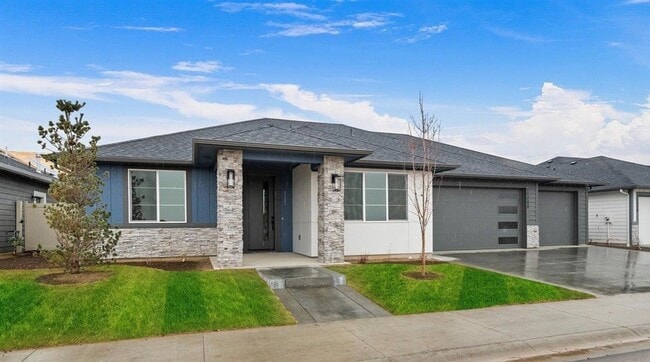 Building Photo - Beautiful 3 Bedroom/3 Bath home with 3 car garage in Beautiful Star, ID